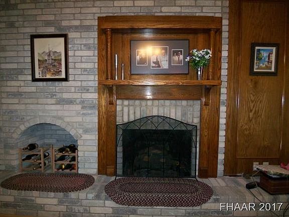 4th image of 701 Ash St