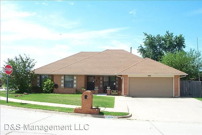 1st image of 2305 E Hills Dr