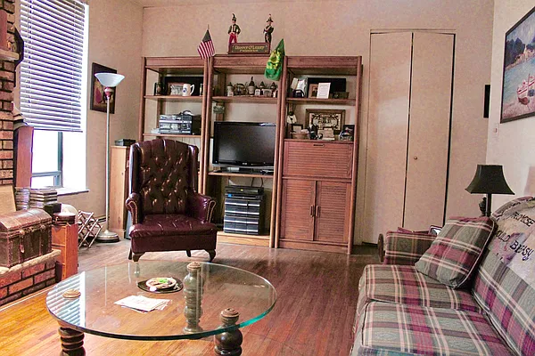 Rented by Eljay Realty, Co. | media 4