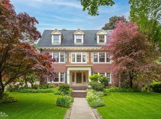 1121 Buckingham Rd, Grosse Pointe Park, MI 48230