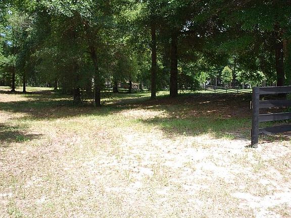 4th image of 39714 Woodgate Ln