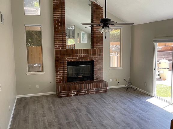 3rd image of 227 Silberhorn Dr