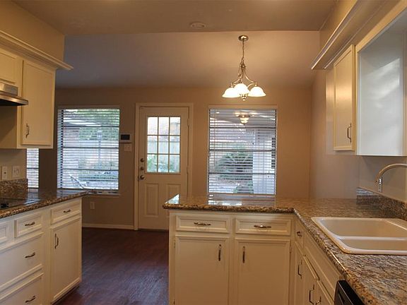 5th image of 2203 Silver Falls Dr