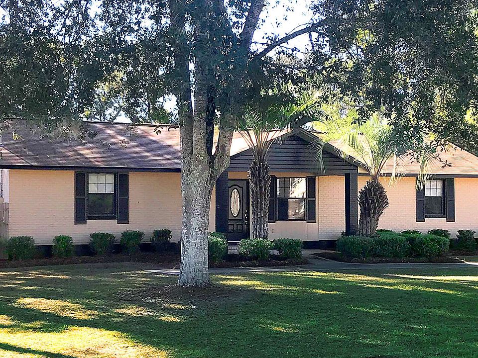 1st image of 121 SW Millennium Ct
