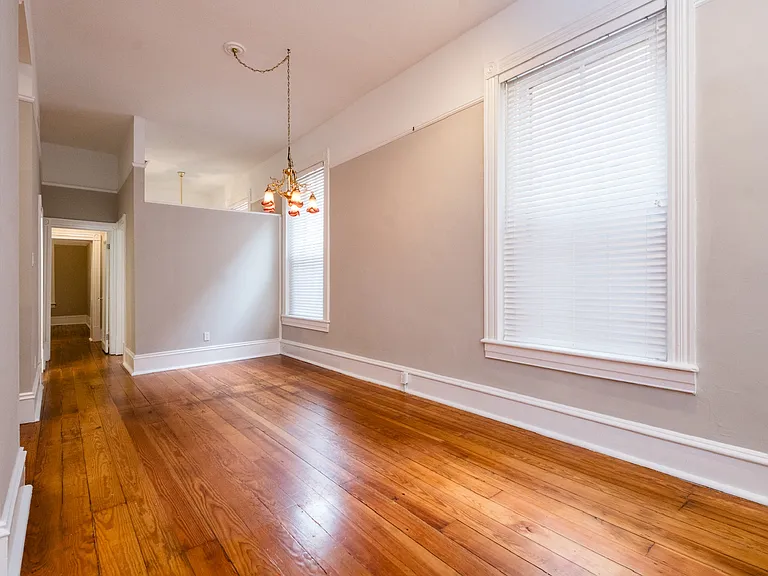 221 E 10th St #1 — Photo 9