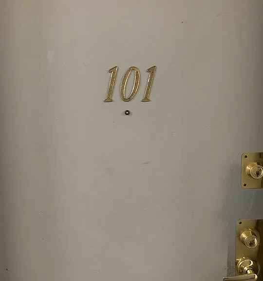 420 S Harvard Blvd #101 — Photo 2