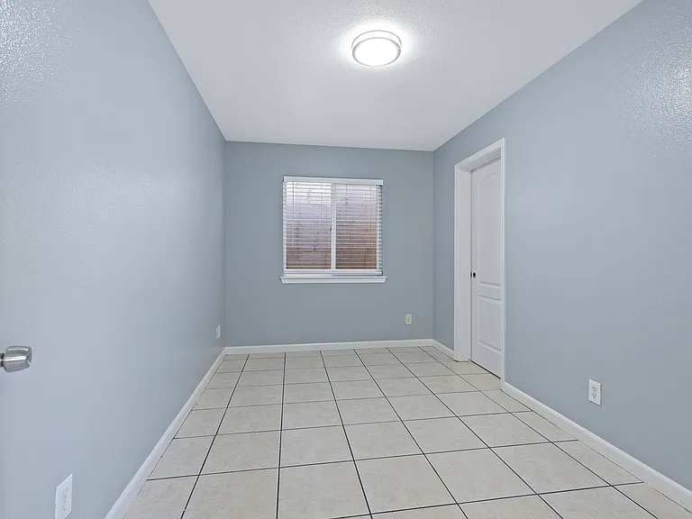 125 S 6th St #14 — Photo 11