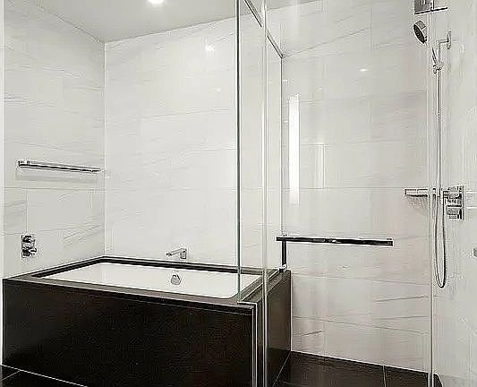 5th image of 50 Riverside Blvd #9AZ
