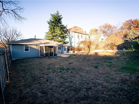 5th image of 2910 Jules St
