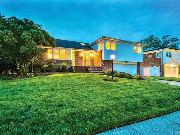 1499 Eric Lane, East Meadow, NY 11554