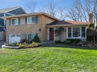 1134 Kenton Rd, Deerfield, IL 60015