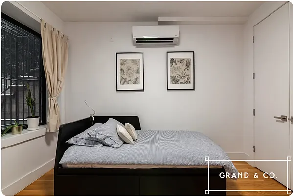 Rented by Grand & Co. | media 42