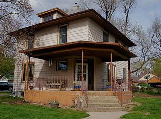 1802 W 2nd St, Perry, IA 50220