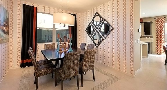 Dinning room perfect for a casual dinner.