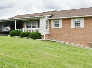 83 Mill St, Peterstown, WV 24963