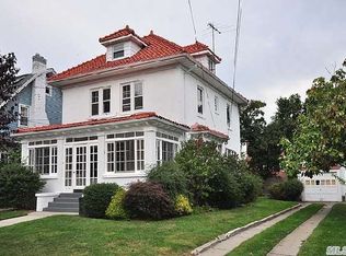 4229 204th St, Bayside, NY 11361