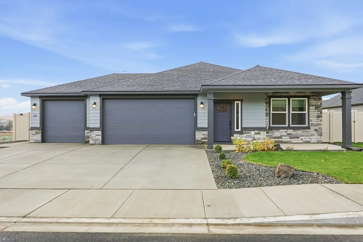 W 24th Ave, Kennewick — Photo 2