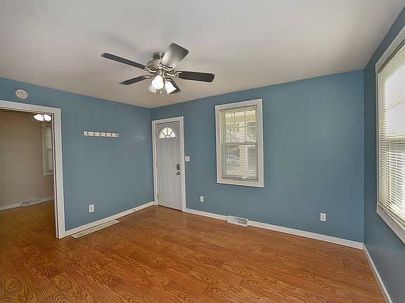 4th image of 1609 Sycamore St