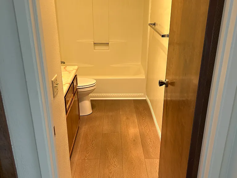 1627 Front St #3 — Photo 3