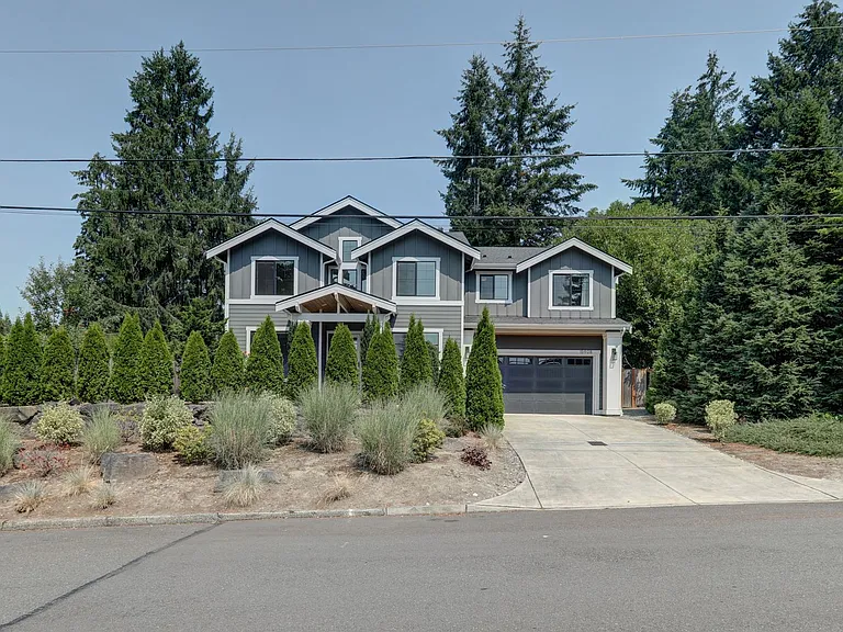 15908 NE 1st St — Photo 1