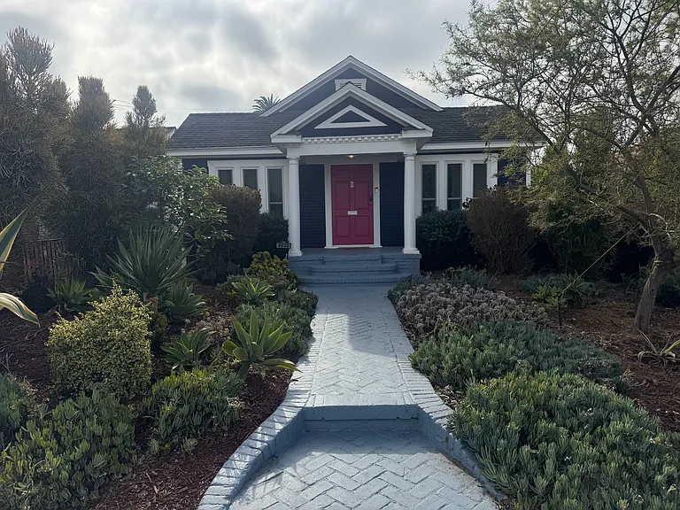 2522 Buckingham Rd — Photo 1