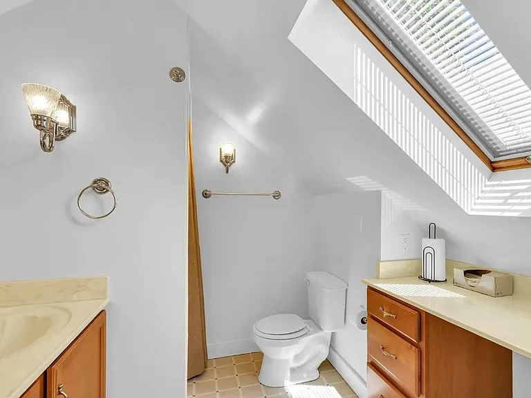 702 W Indiana Ave — Photo 27