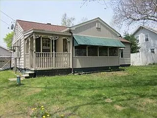 218 S Main St photo 1