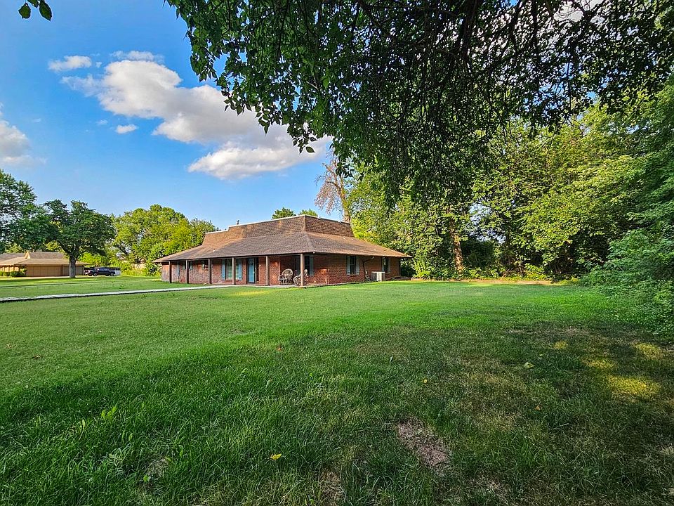 1st image of 2801 Meadowlark Ln