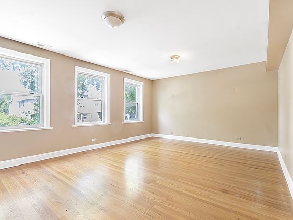2nd image of 1747 W Pratt Blvd APT 1