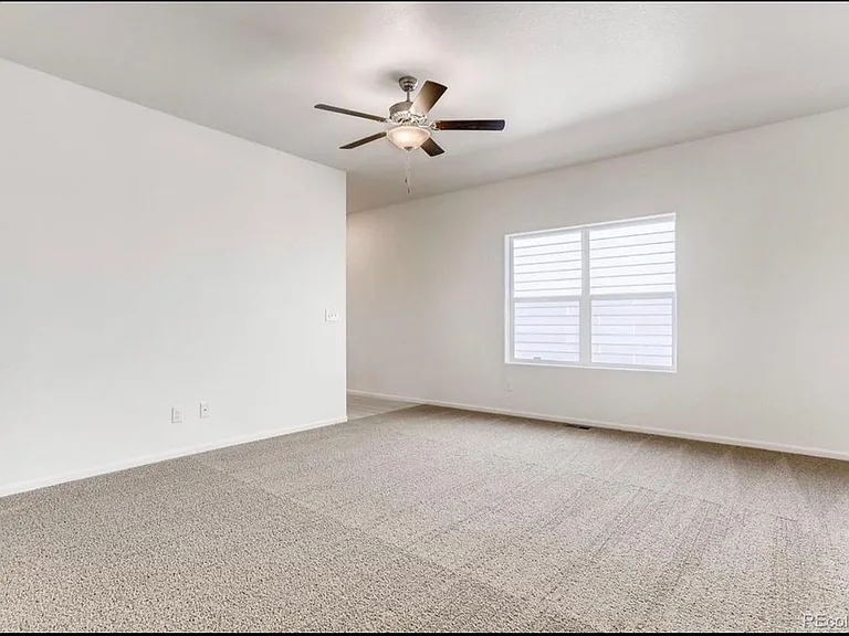 322 Maple St — Photo 15