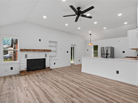 3rd image of 6199 Reynolds Rd