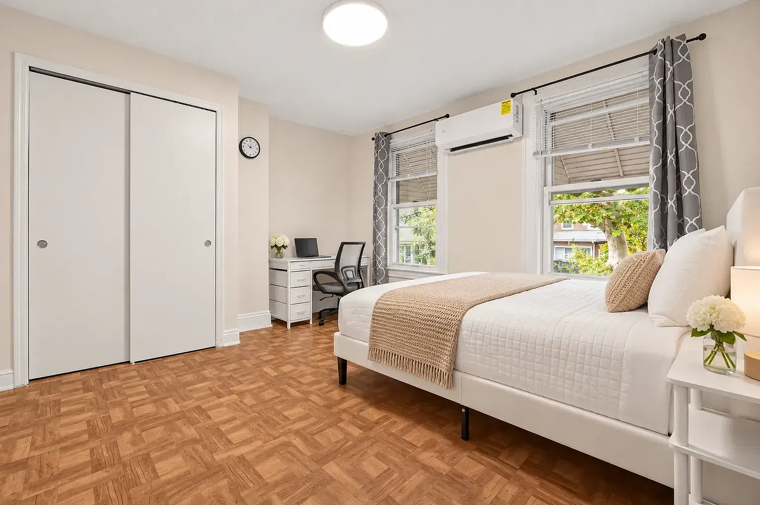 5 bed, 800 sqft, $1,250 — Photo 3