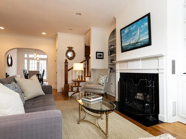 3021 Dent Pl NW — Photo 3