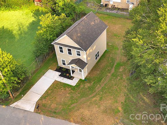 3rd image of 1510 Beechwood Dr