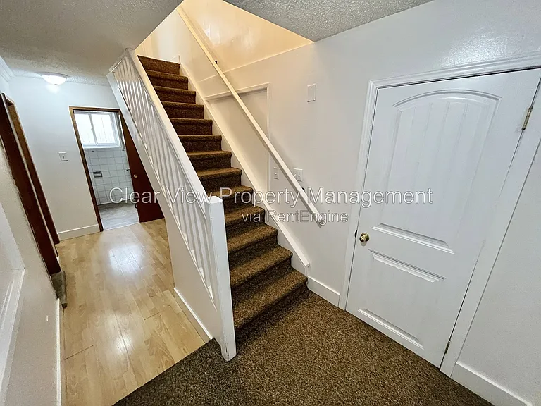 2210 Mayor Magrath Dr S — Photo 16