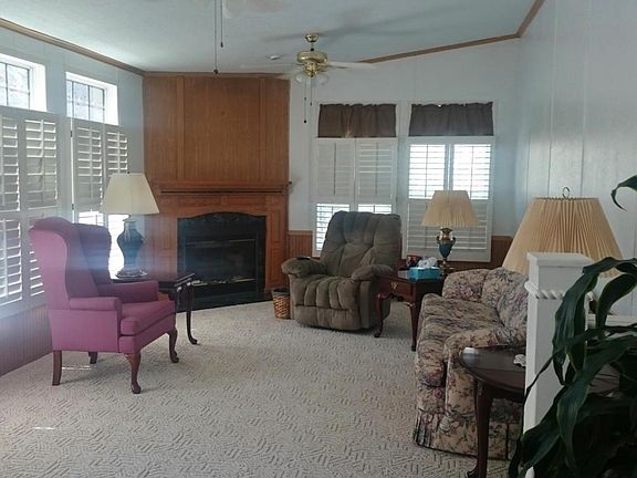 3rd image of 632 Poplar Dr