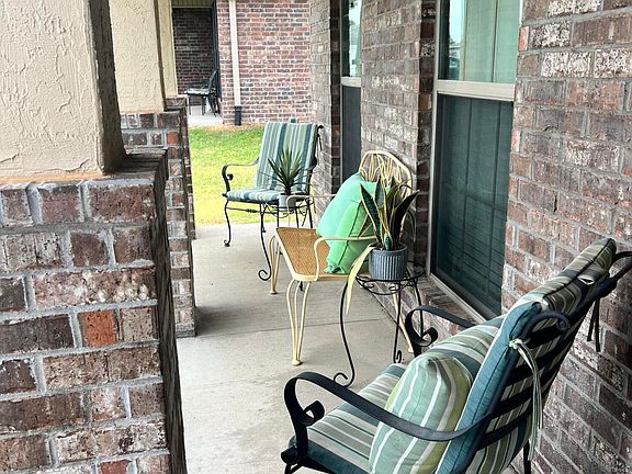 3rd image of 2220 Clark Ct