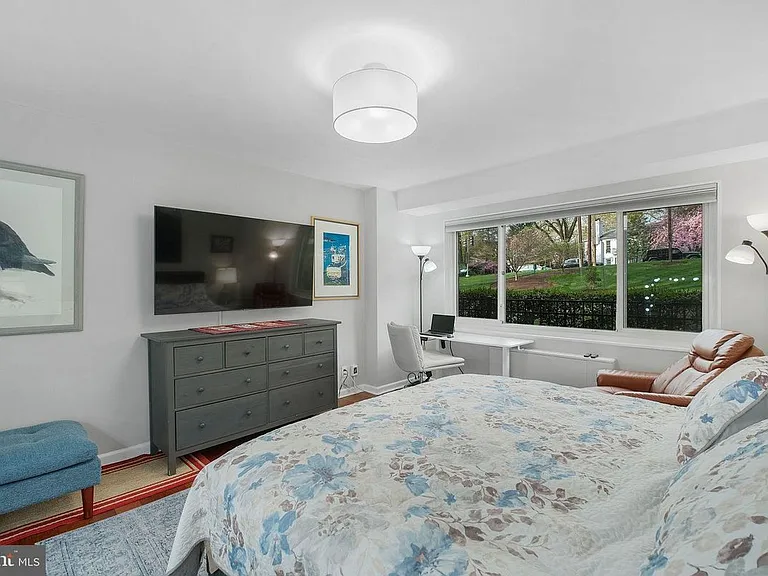 4201 Cathedral Ave NW #114W — Photo 3