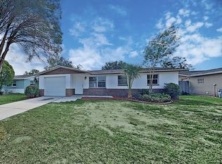 1415 Stone Creek Dr, Tarpon Springs, FL 34689