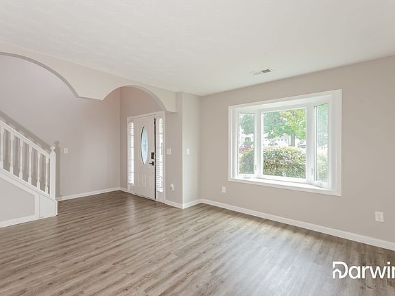 5th image of 1061 Ivey Ln