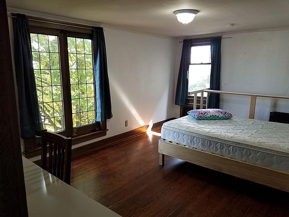 5th image of 4751 18th Ave NE