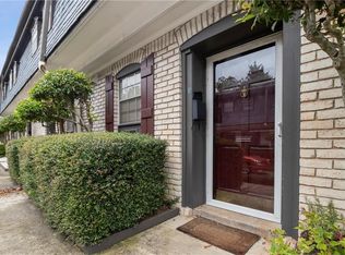 104 Stonecliff Ct, Stone Mountain, GA 30083