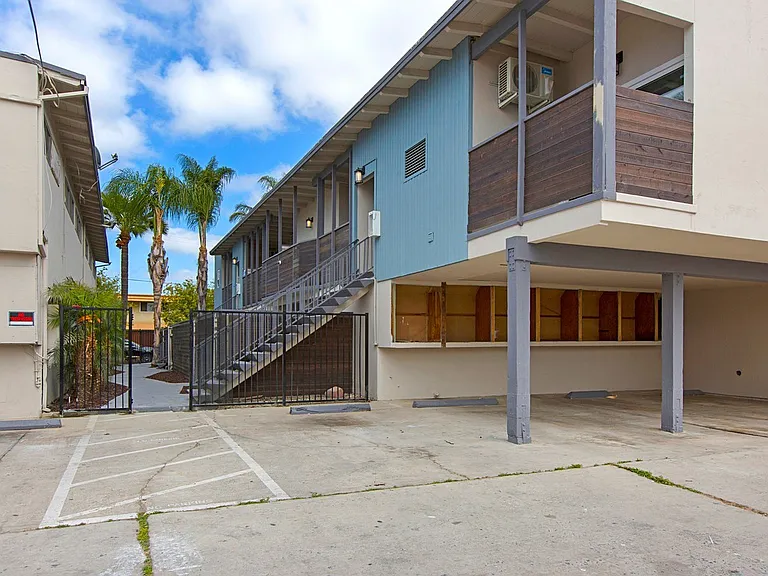Palms Patio Apartment Homes — Photo 9