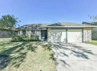 10829 E Idlewood Dr, La Porte, TX 77571