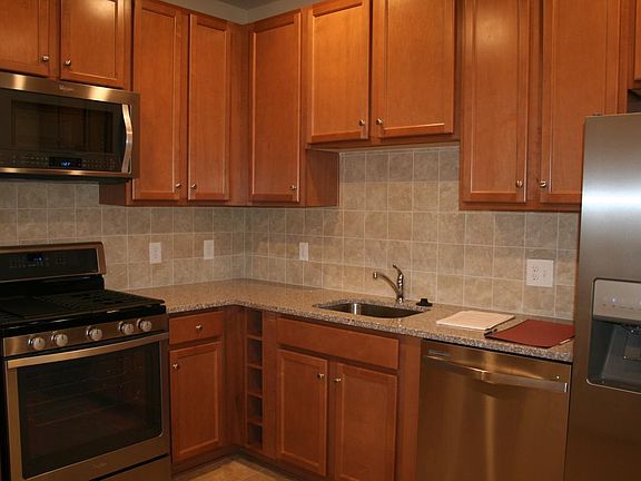 Gourmet kitchen