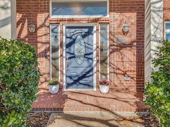 3rd image of 1315 Jeanette Way
