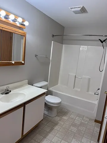 340 Cunat Blvd — Photo 17
