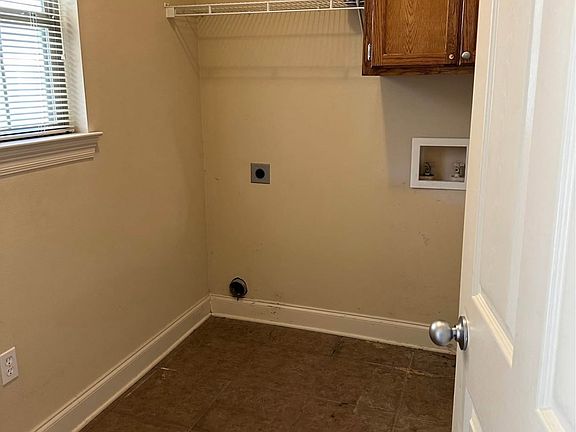 2nd image of 32809 Briar Oak Dr