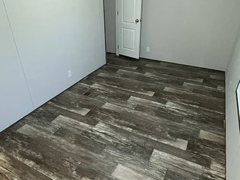 289 Bristol Dr — Photo 7