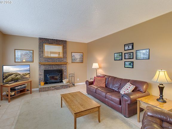 5th image of 1548 SE 51st Ave